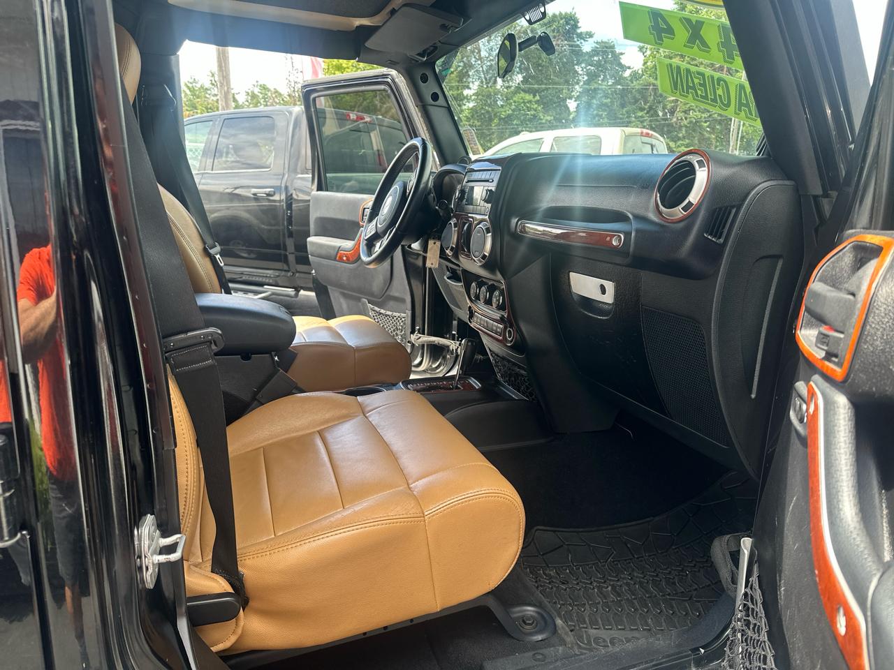 Jeep Wrangler Unlimited Sahara 4WD 2011