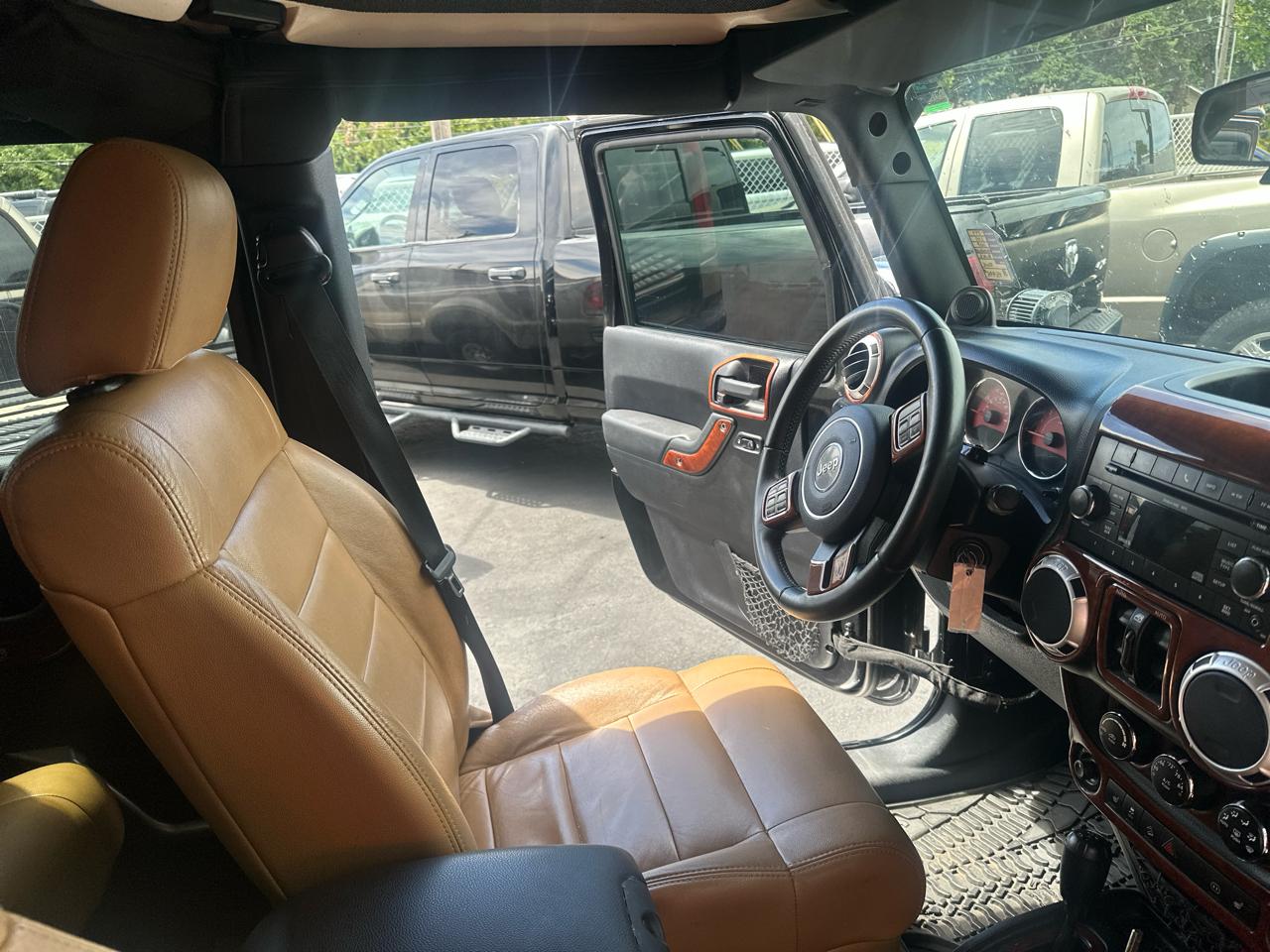Jeep Wrangler Unlimited Sahara 4WD 2011