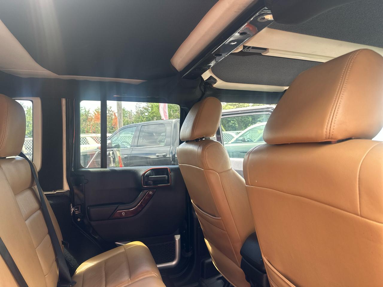 Jeep Wrangler Unlimited Sahara 4WD 2011