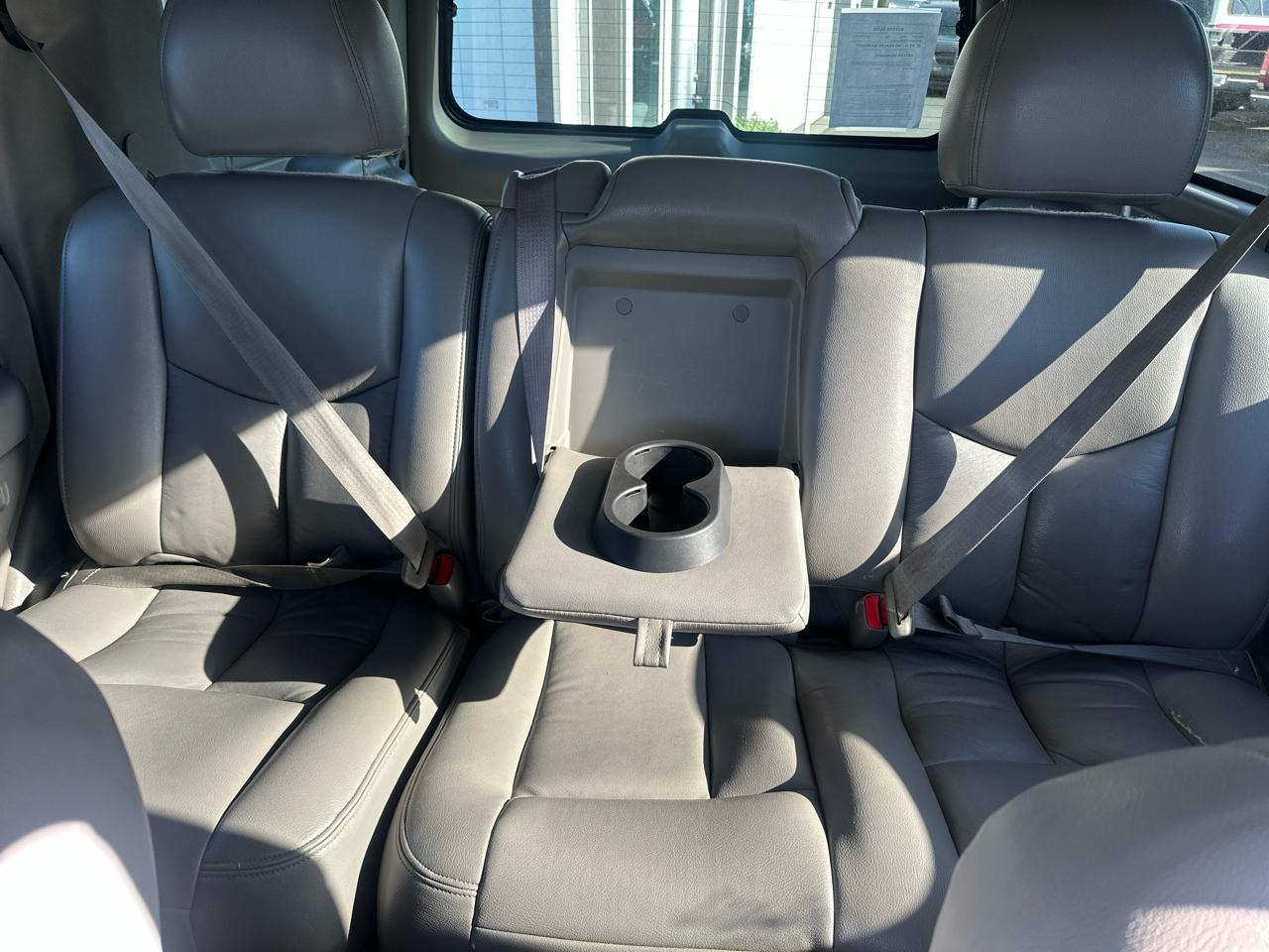 Chevrolet Tahoe 4WD 2004