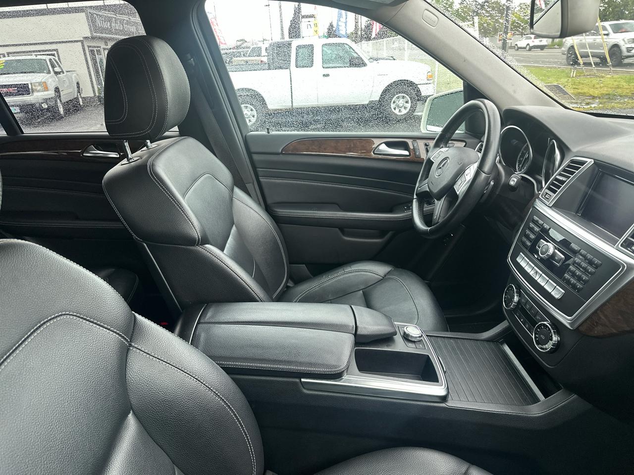 Mercedes-Benz M-Class ML350 4MATIC 2012