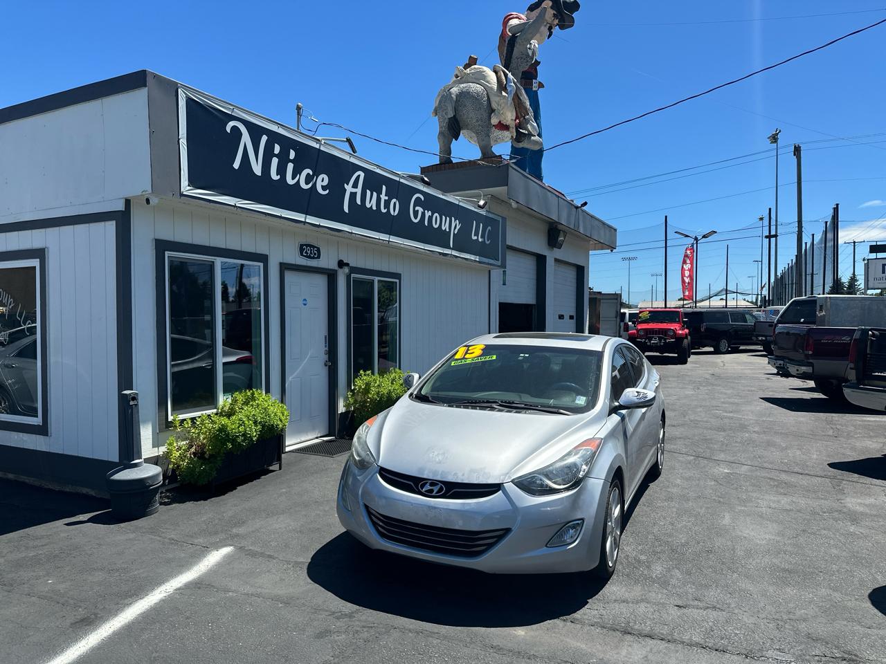 Hyundai Elantra GLS M/T 2013