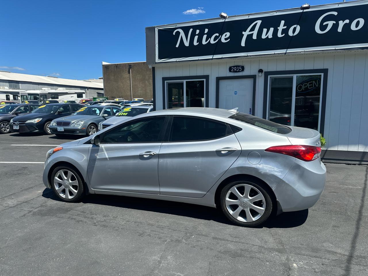 Hyundai Elantra GLS M/T 2013