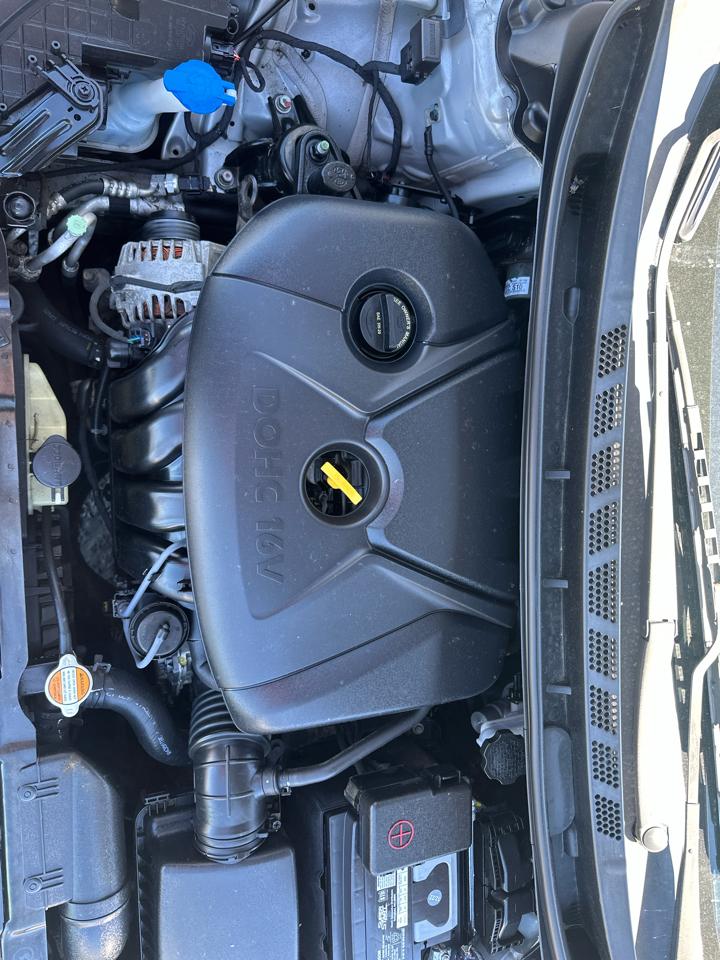 Hyundai Elantra GLS M/T 2013