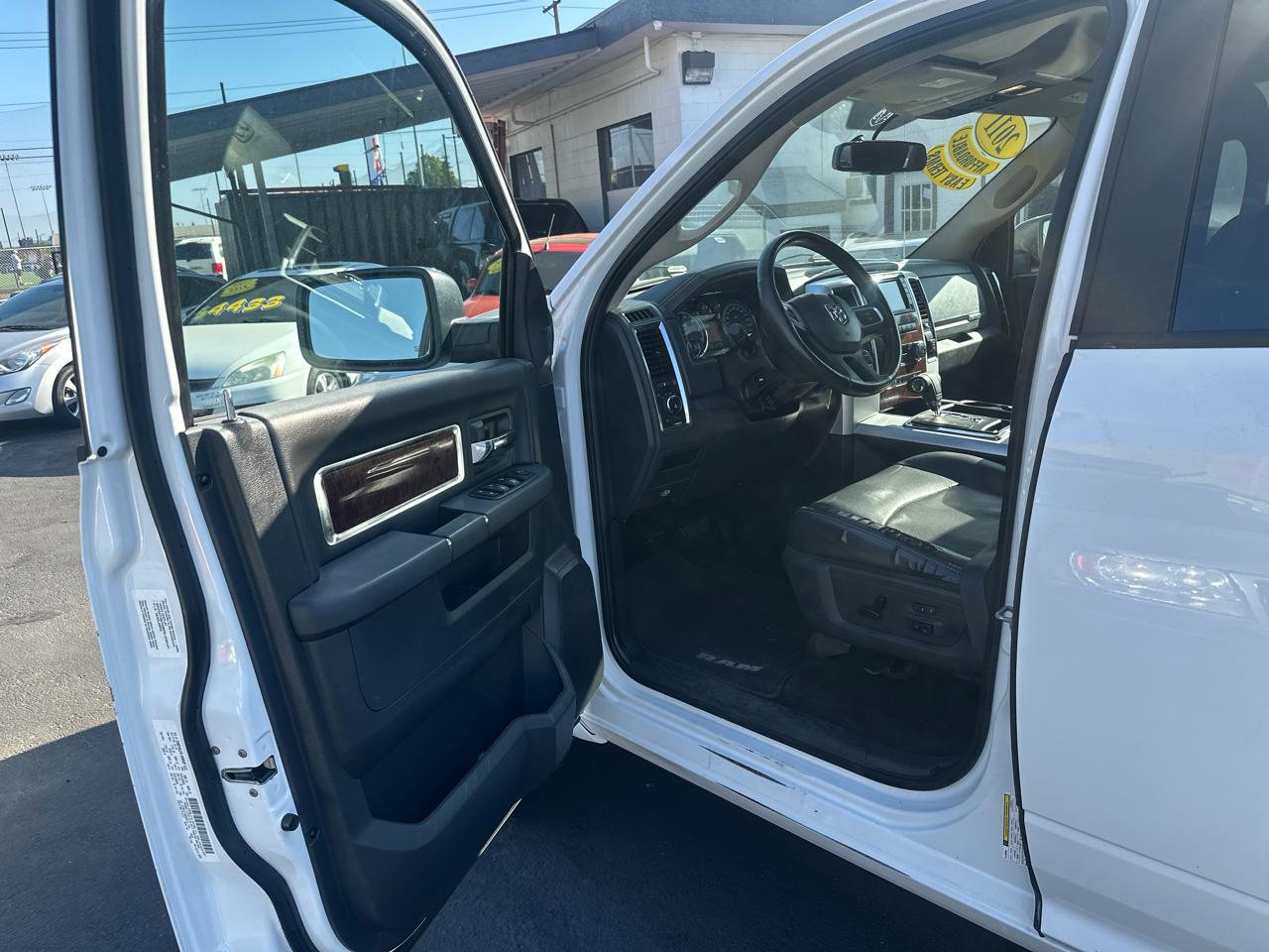 RAM 1500 ST Crew Cab 4WD 2011