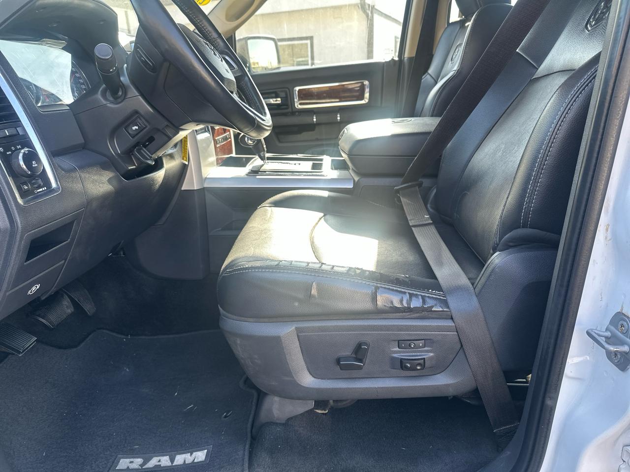 RAM 1500 ST Crew Cab 4WD 2011