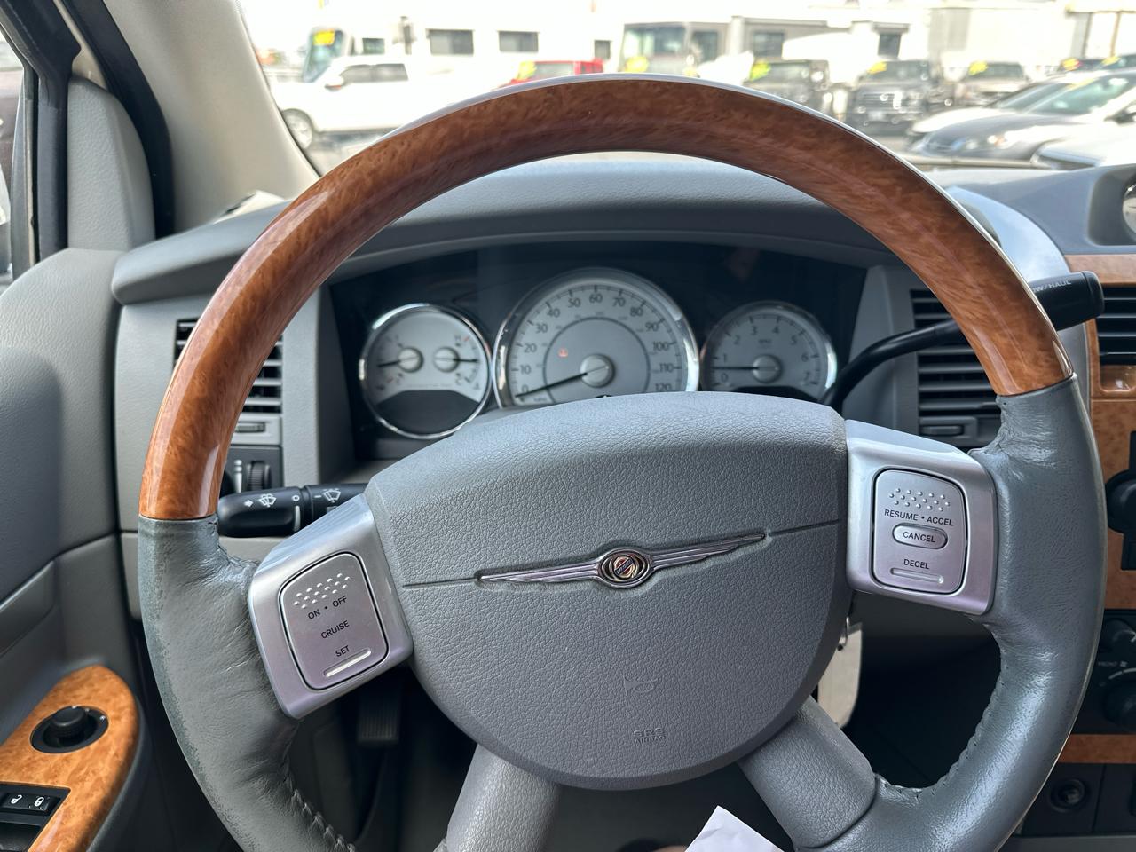 2007 Chrysler Aspen Limited - Photo 17