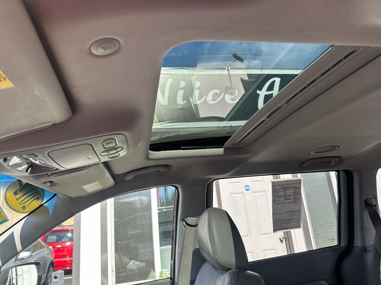 Kia Sedona EX LWB 2012
