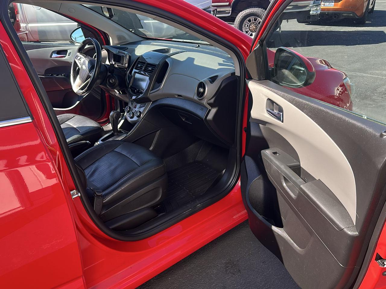 Chevrolet Sonic LTZ Auto 5-Door 2015