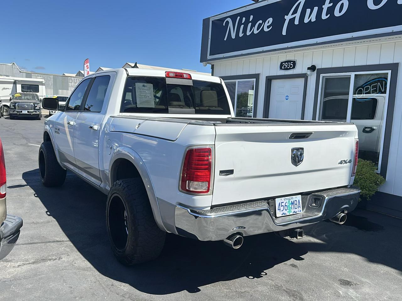 RAM 1500 Laramie Crew Cab SWB 4WD 2013