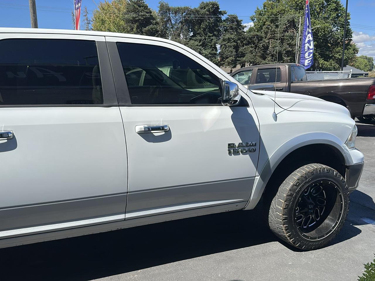 RAM 1500 Laramie Crew Cab SWB 4WD 2013