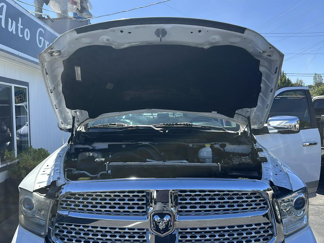 RAM 1500 Laramie Crew Cab SWB 4WD 2013