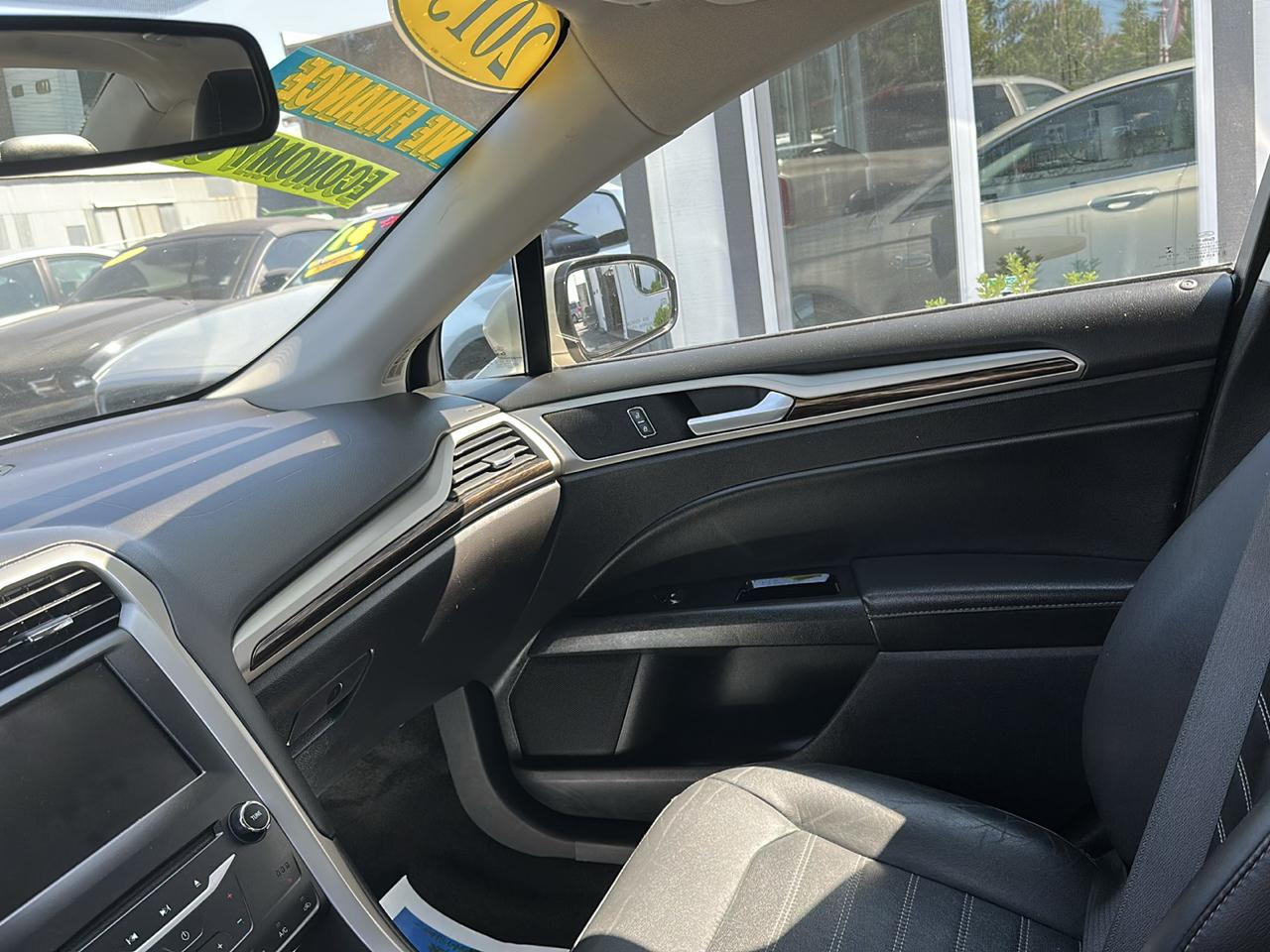 Ford Fusion SE 2015