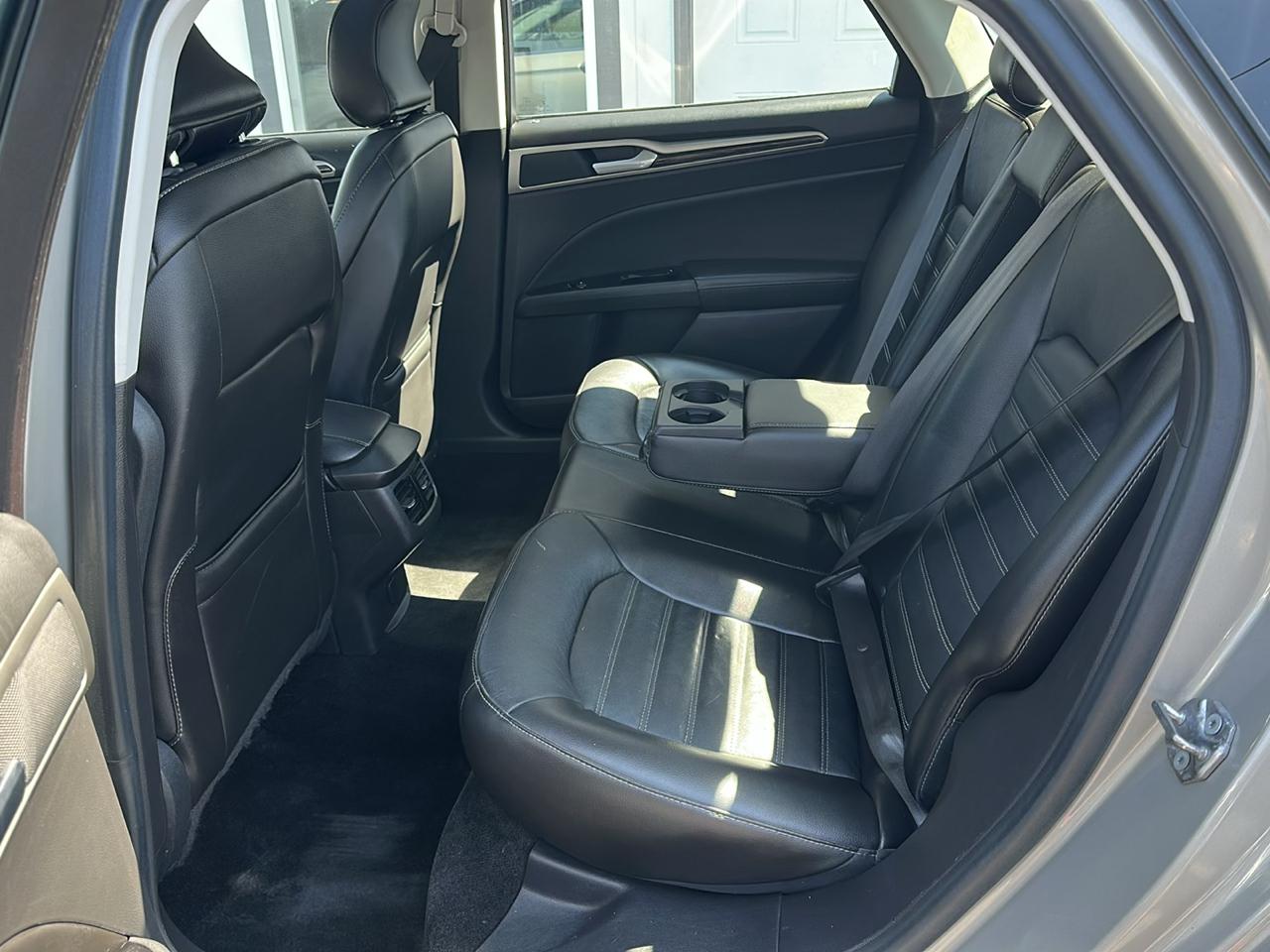 Ford Fusion SE 2015