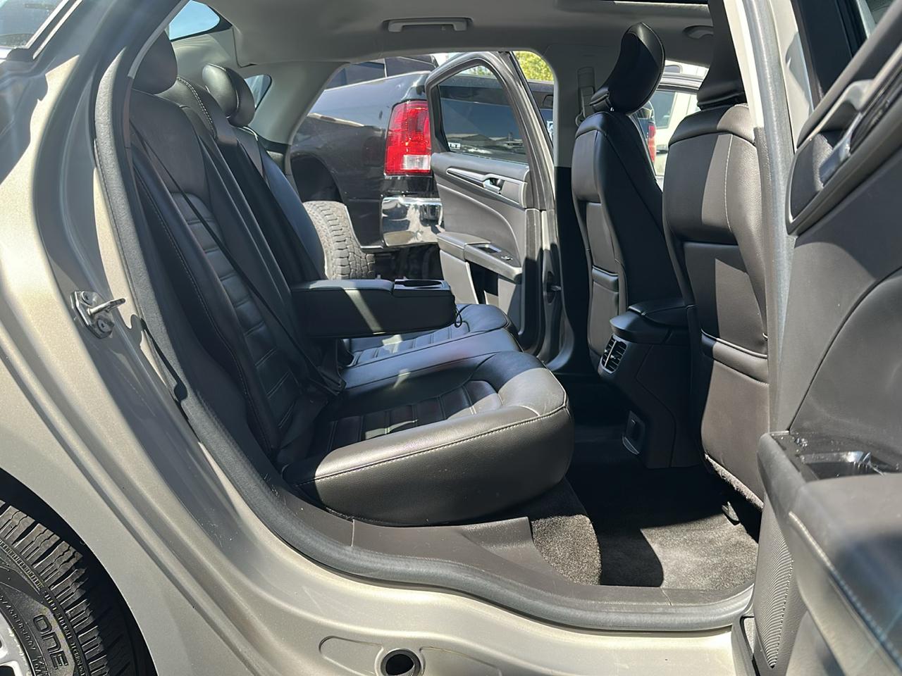 Ford Fusion SE 2015
