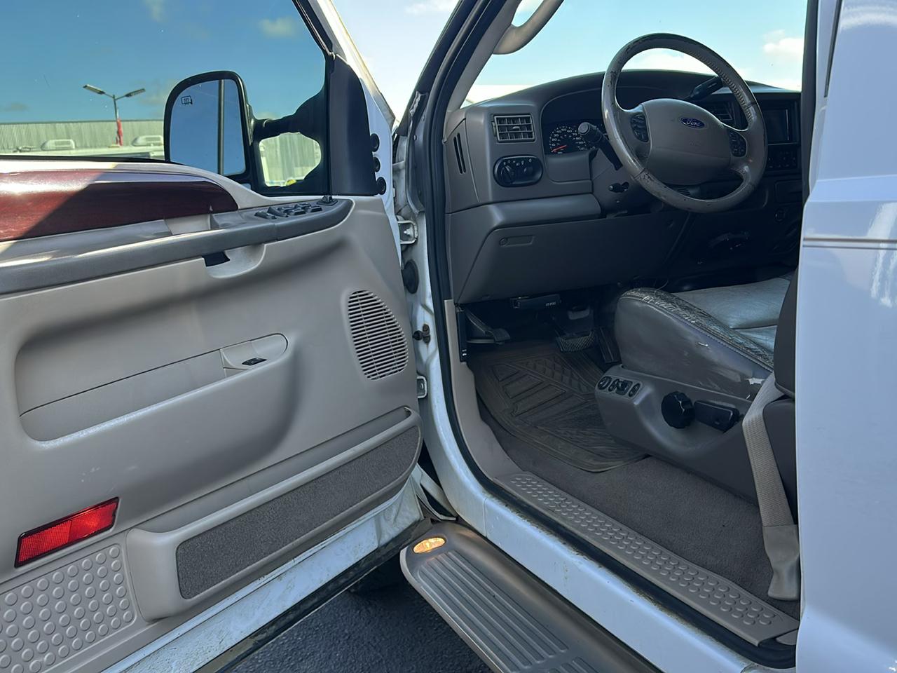 Ford Excursion Eddie Bauer 6.0L 4WD 2003