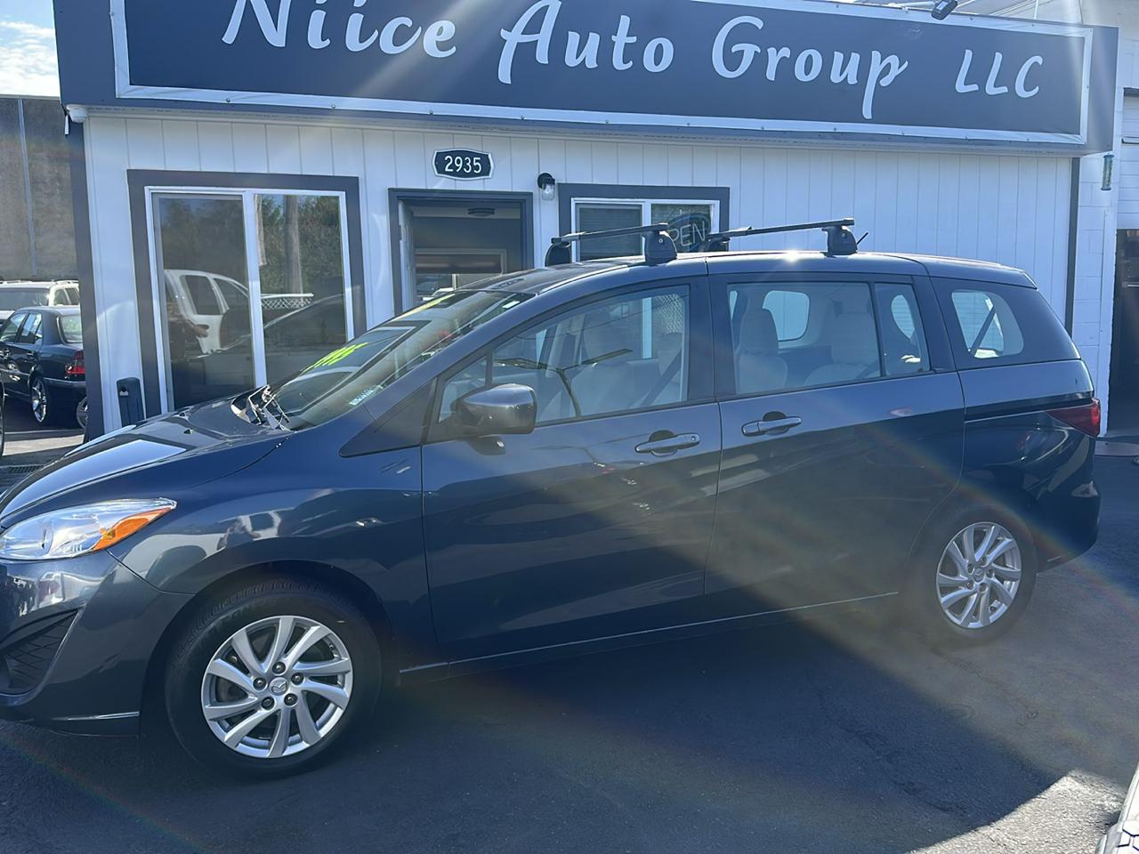 Mazda MAZDA5 Sport 2012
