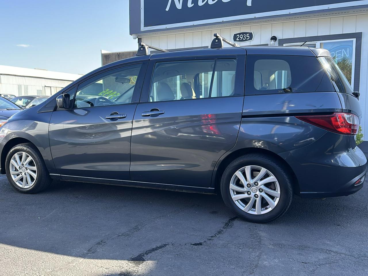 Mazda MAZDA5 Sport 2012