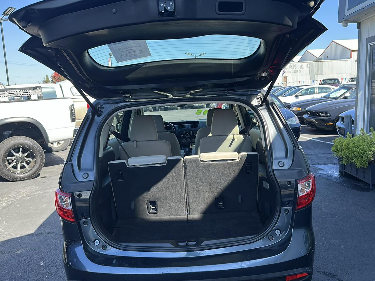 Mazda MAZDA5 Sport 2012