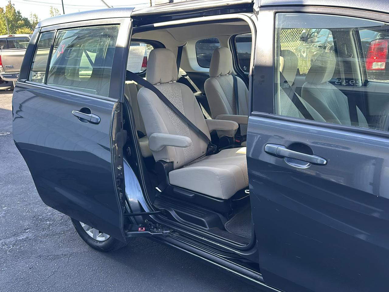 Mazda MAZDA5 Sport 2012