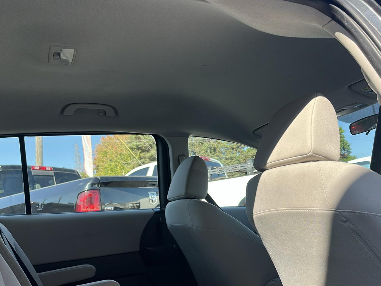 Mazda MAZDA5 Sport 2012