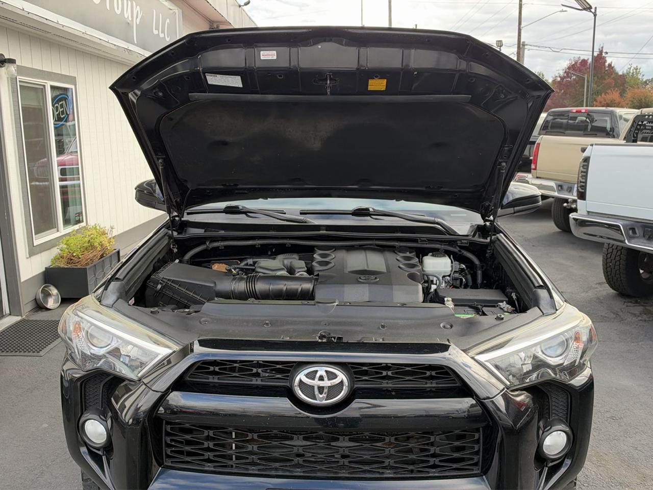 Toyota 4Runner SR5 4WD 2015
