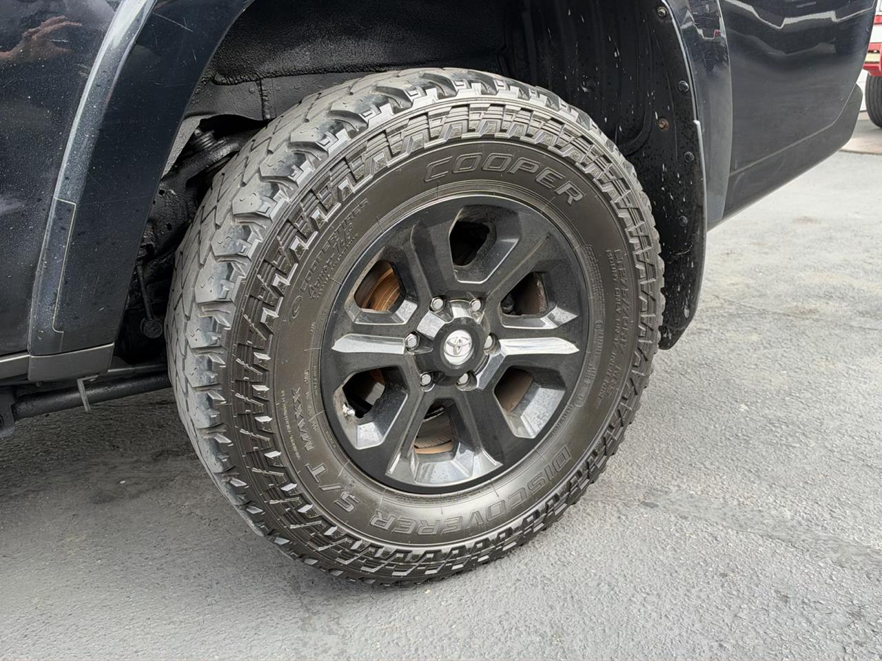 Toyota 4Runner SR5 4WD 2015