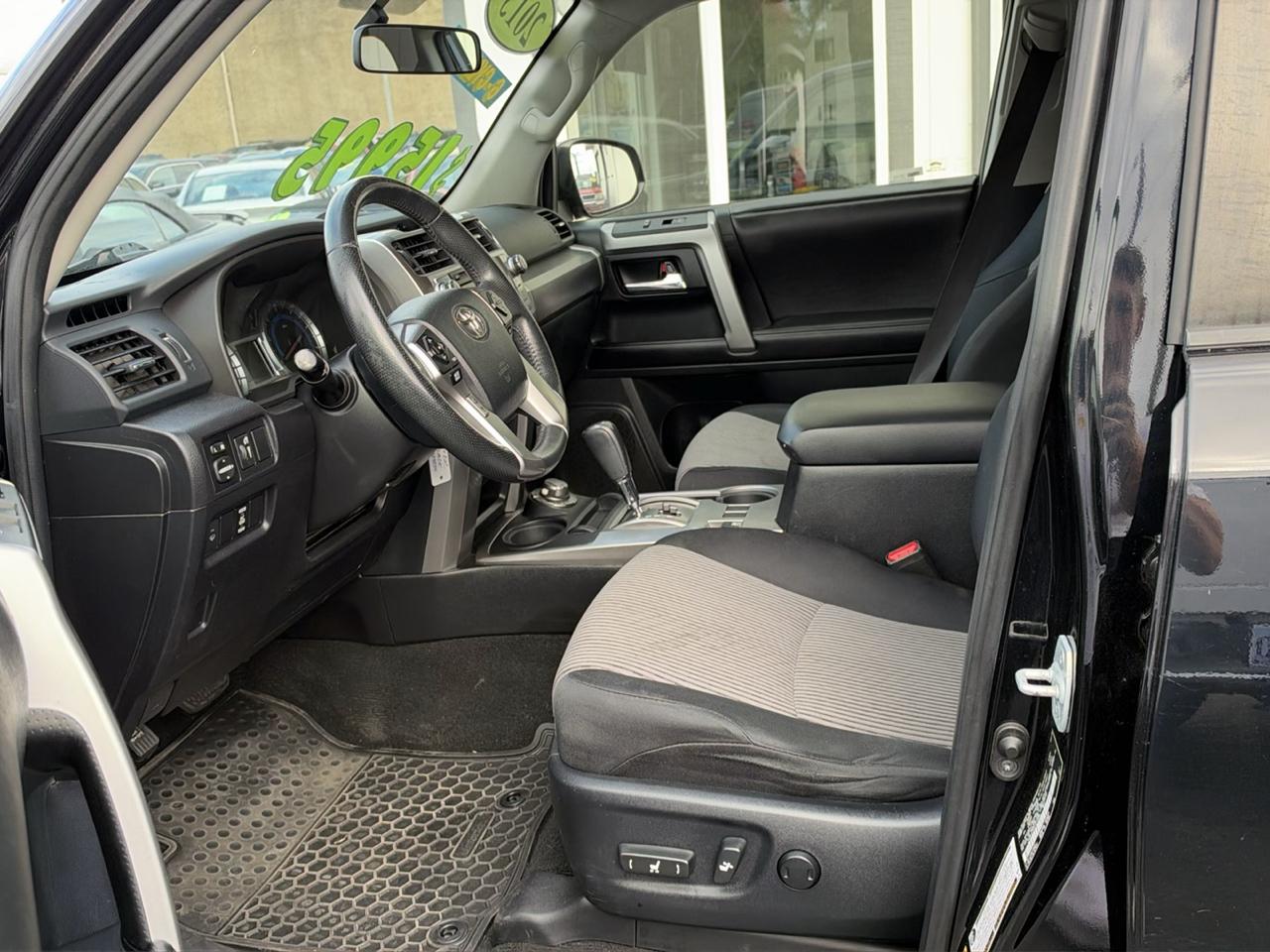 Toyota 4Runner SR5 4WD 2015