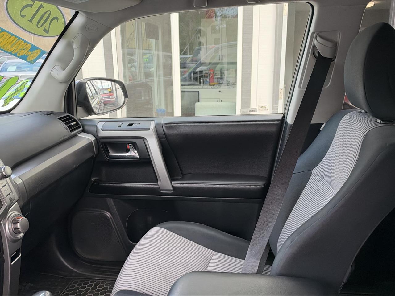 Toyota 4Runner SR5 4WD 2015