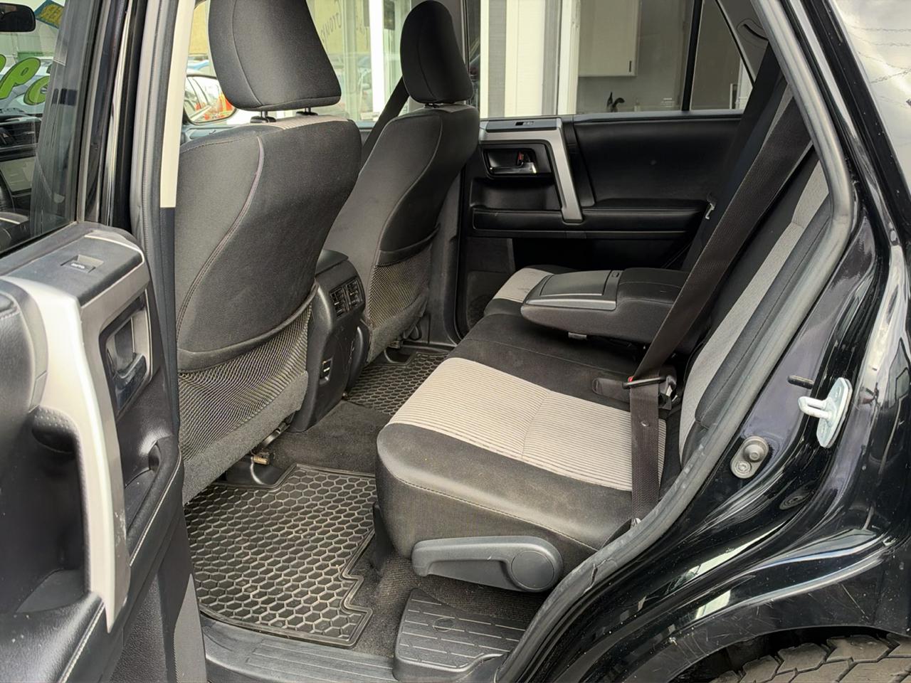 Toyota 4Runner SR5 4WD 2015