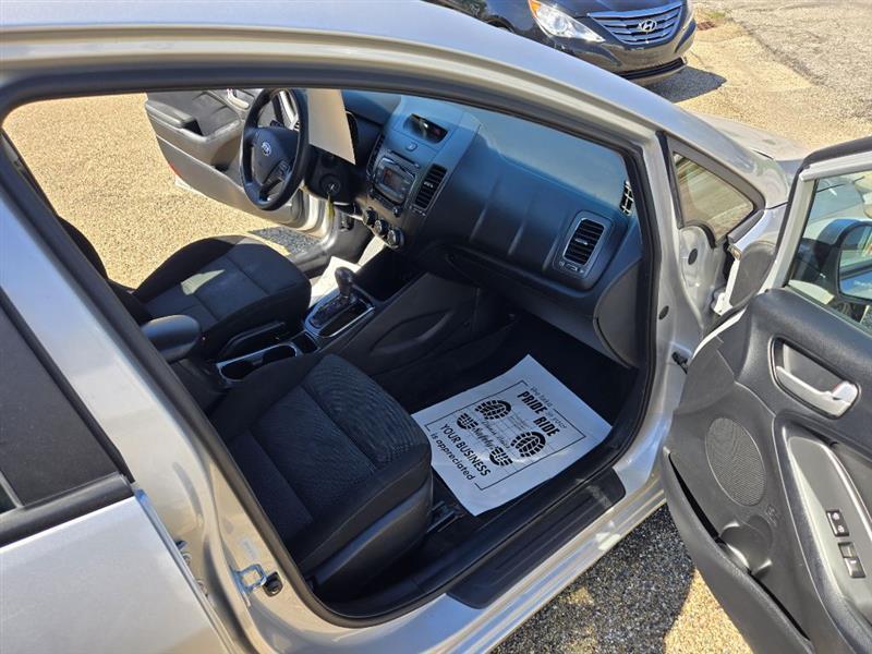 Kia Forte LX 6A 2017