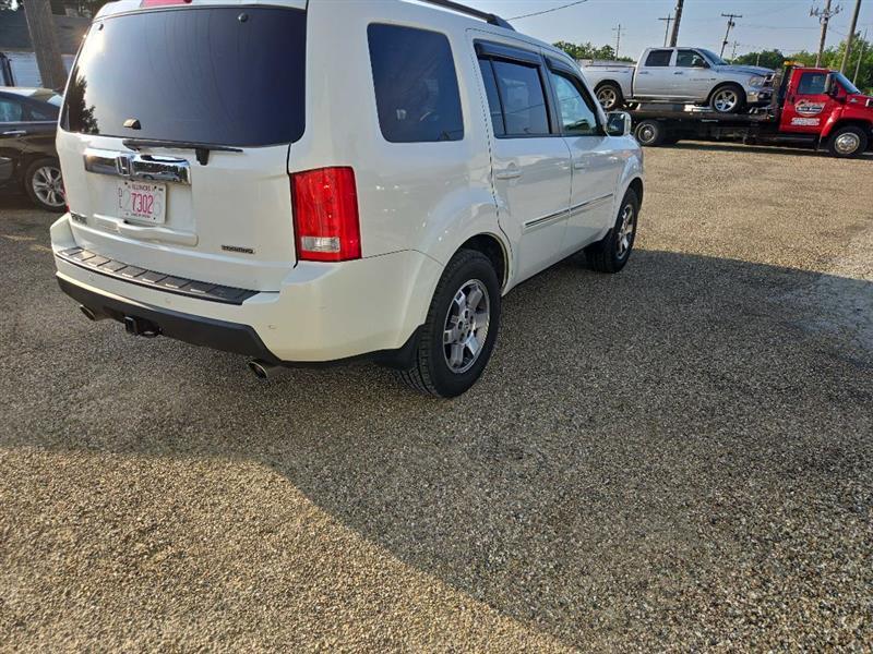 Honda Pilot Touring 2WD 5-Spd AT with DVD 2011