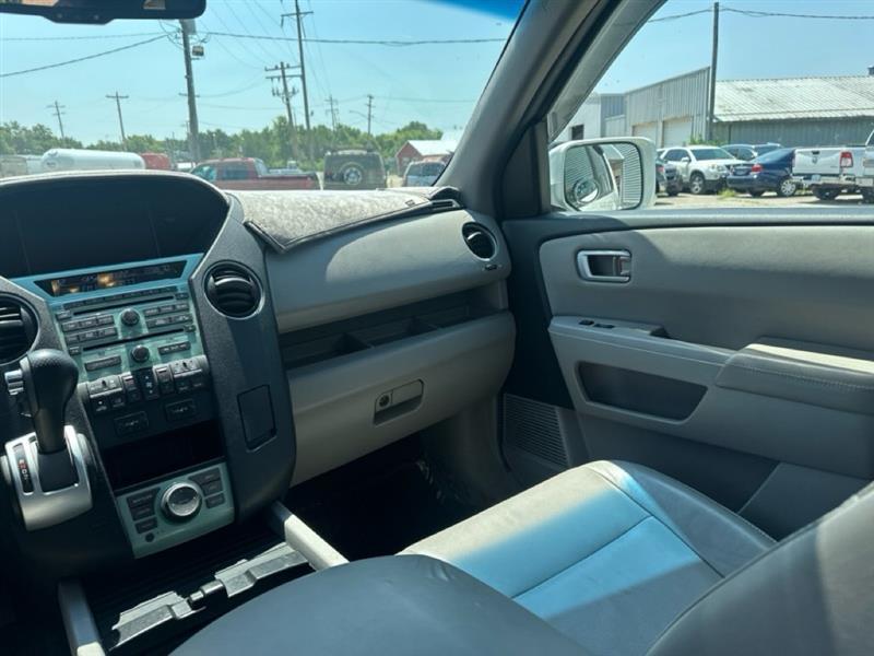Honda Pilot Touring 2WD 5-Spd AT with DVD 2011