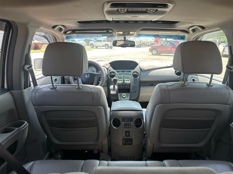 Honda Pilot Touring 2WD 5-Spd AT with DVD 2011