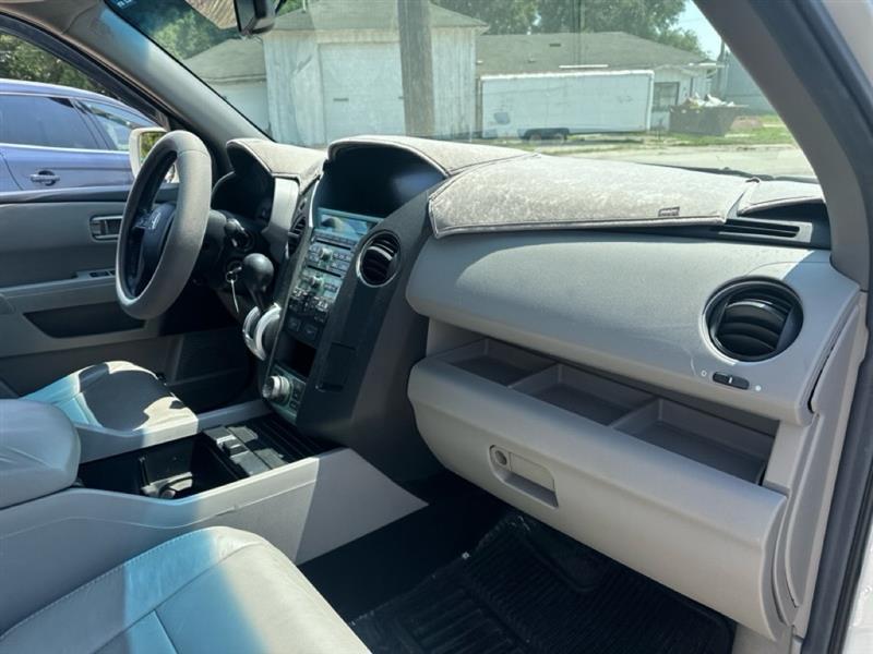 Honda Pilot Touring 2WD 5-Spd AT with DVD 2011