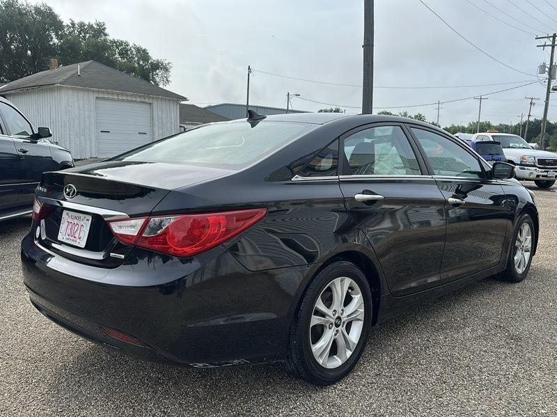 Hyundai Sonata Limited 2.4L 2011