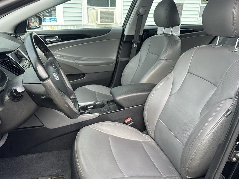 Hyundai Sonata Limited 2.4L 2011