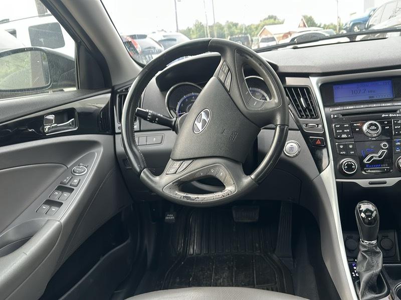 Hyundai Sonata Limited 2.4L 2011