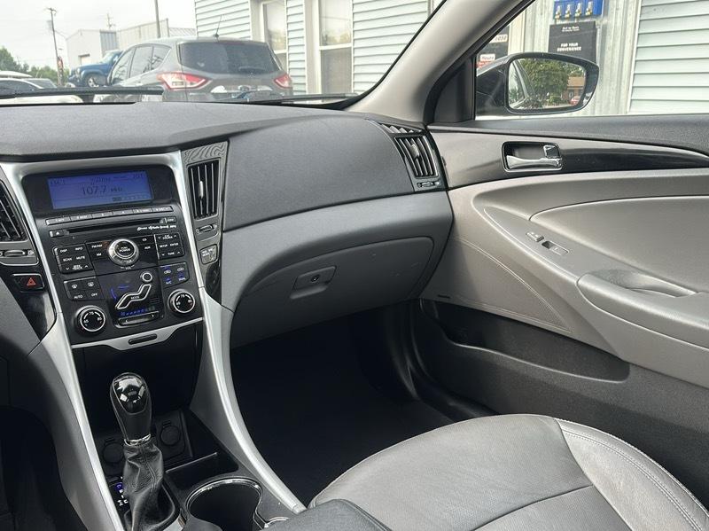 Hyundai Sonata Limited 2.4L 2011