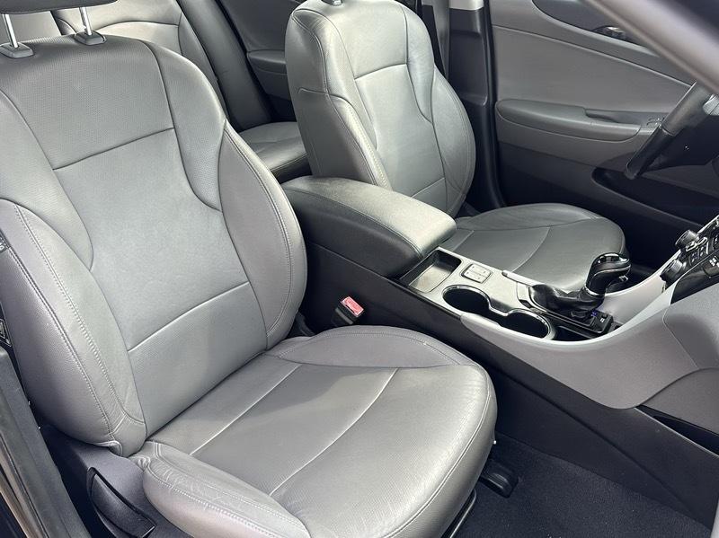 Hyundai Sonata Limited 2.4L 2011
