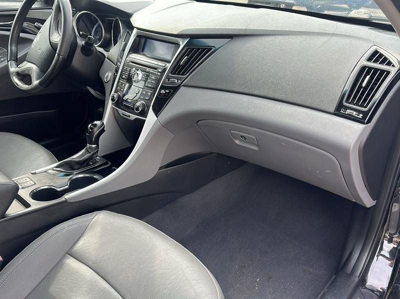 Hyundai Sonata Limited 2.4L 2011