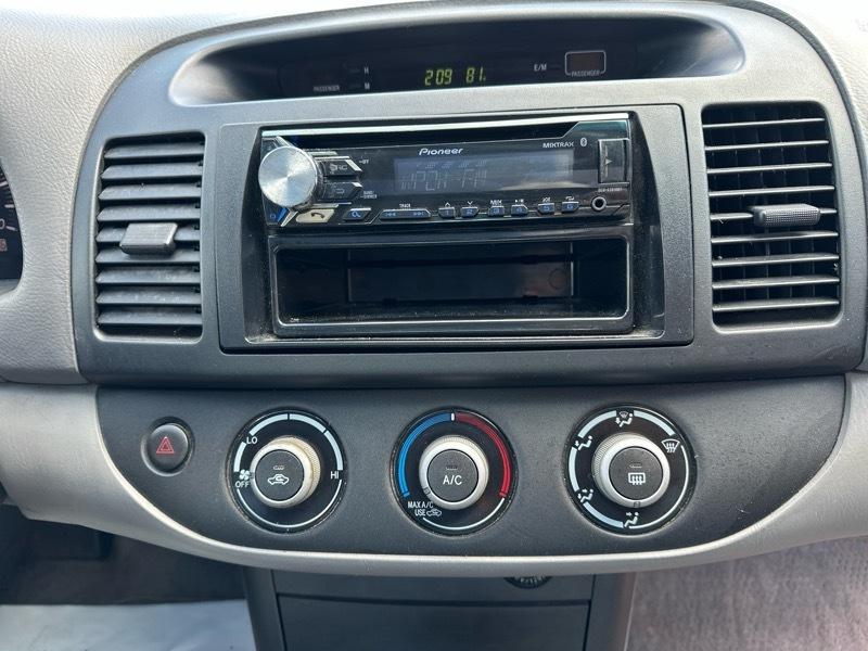 Toyota Camry LE 2005