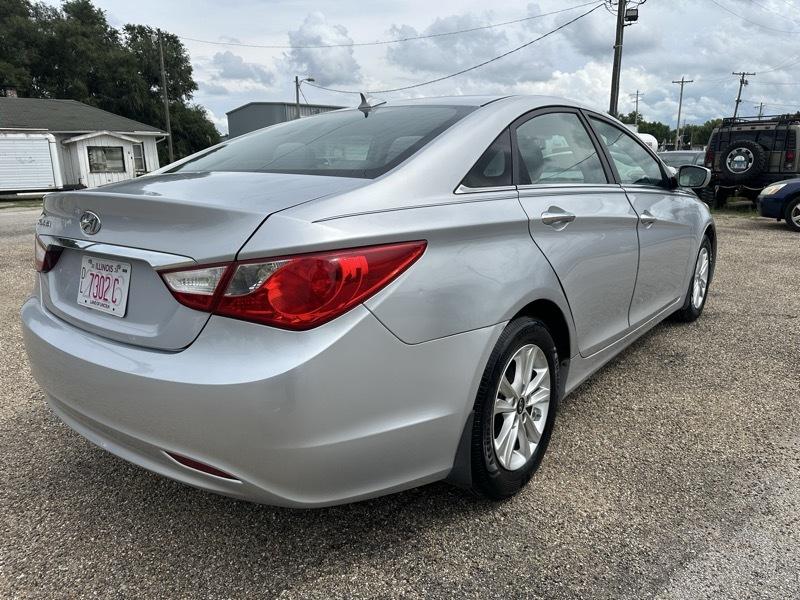 Hyundai Sonata SE 2.4L 2012