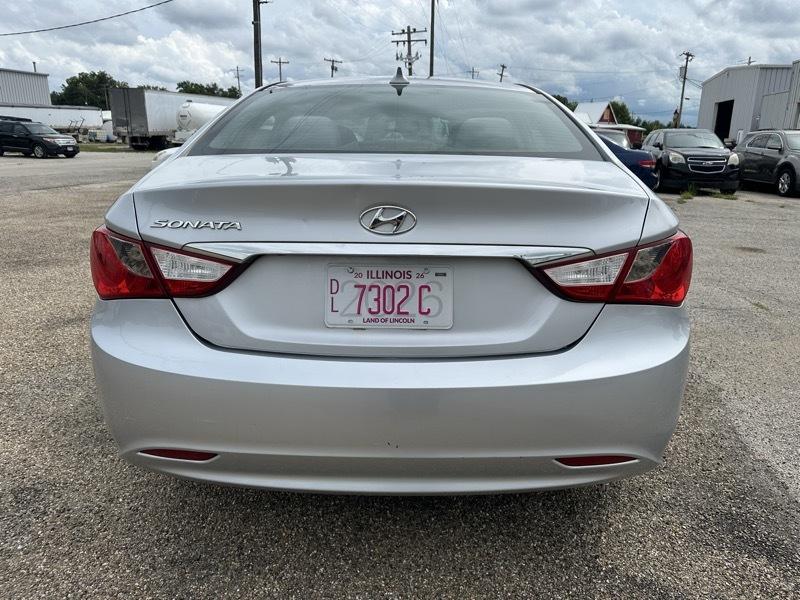 Hyundai Sonata SE 2.4L 2012