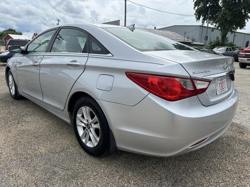 Hyundai Sonata SE 2.4L 2012