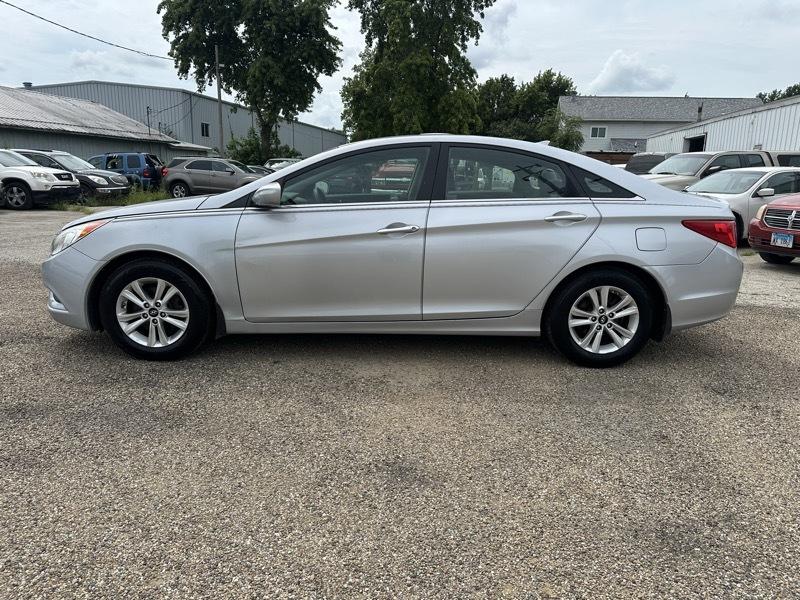 Hyundai Sonata SE 2.4L 2012