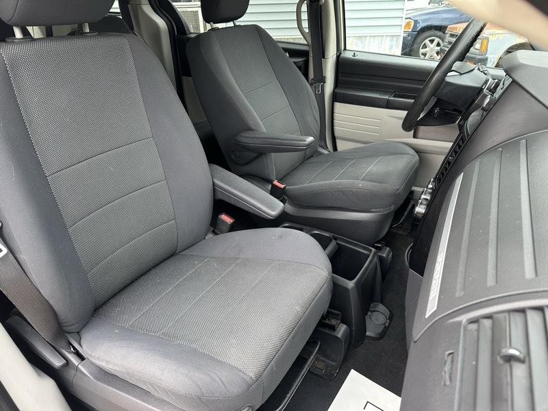 Dodge Grand Caravan SE 2009