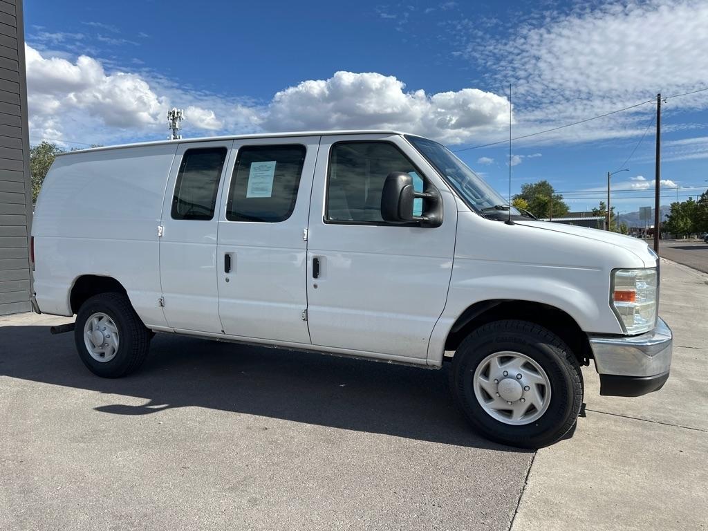 Ford Econoline E-250 2008