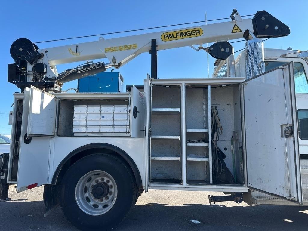 Peterbilt 337  2016
