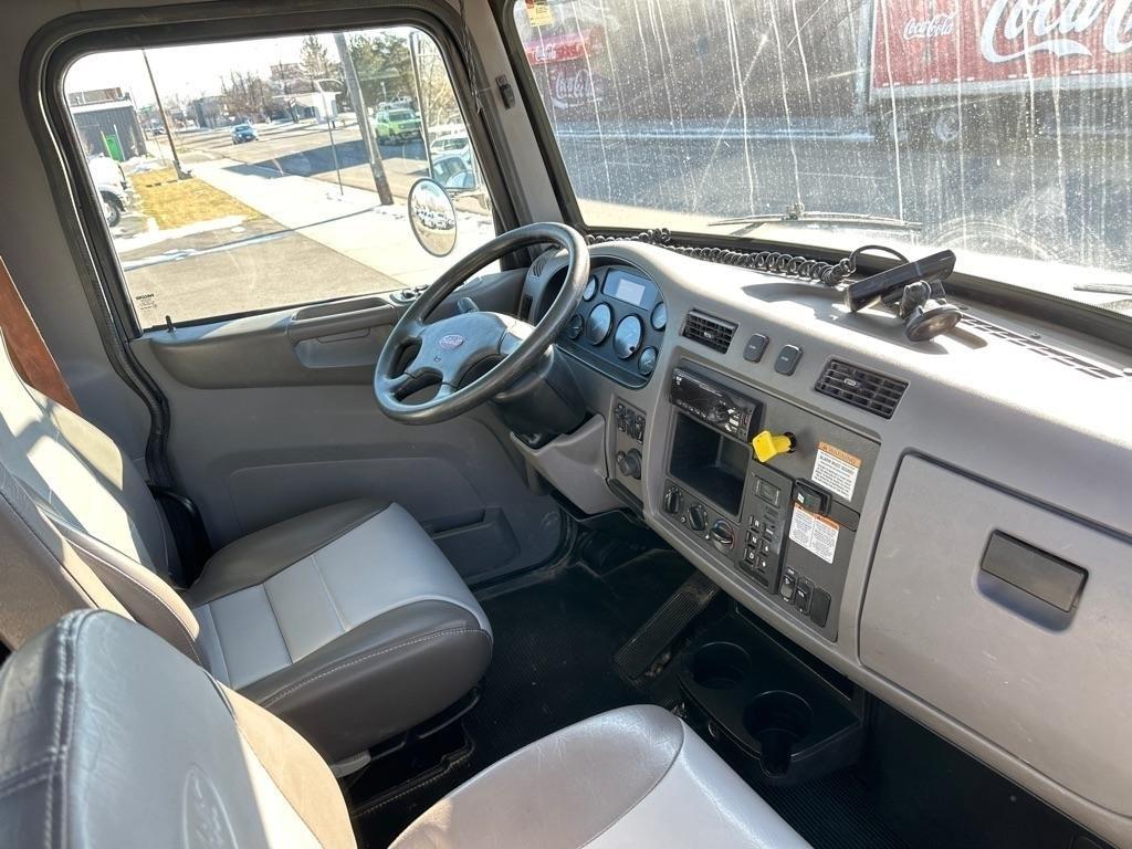 Peterbilt 337  2016